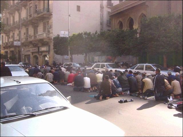 prayer salah on streets