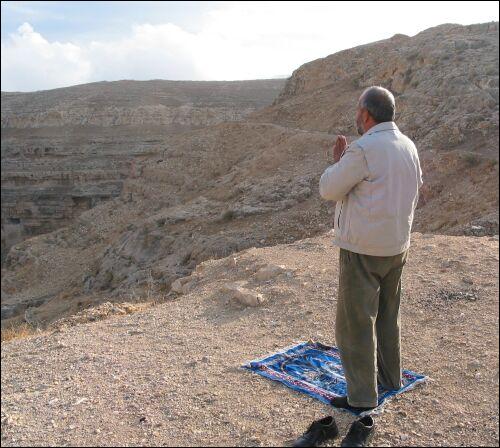 Prayer, Salah in desert